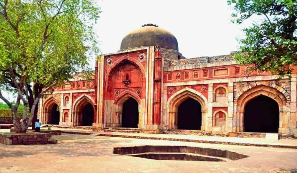 Mehrauli Archaeological Park photo