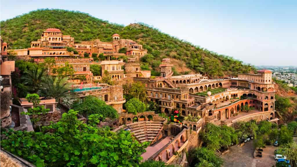 Royal Retreat to Neemrana photo